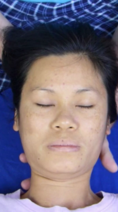 Upper body massage (with focus on Neck Therapy)