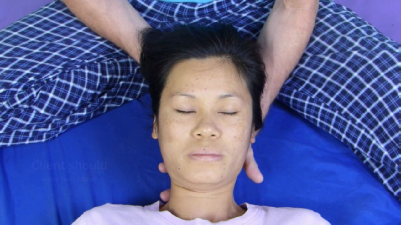 Upper body massage (with focus on Neck Therapy)